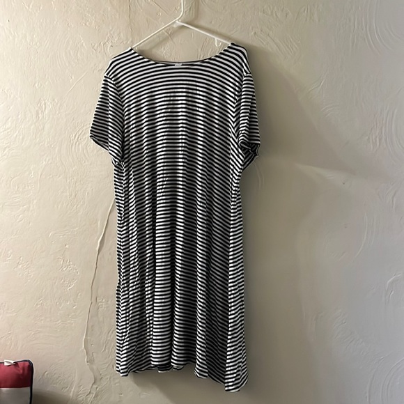 Old Navy Dresses & Skirts - Old navy striped dress